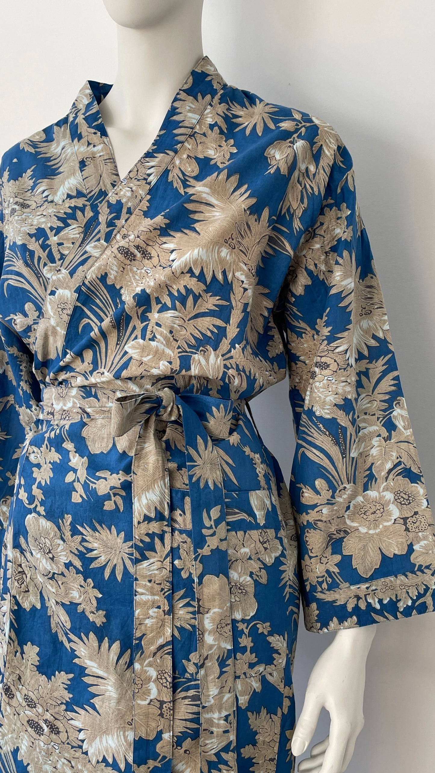 THE WEIGHTLESS ROBE
