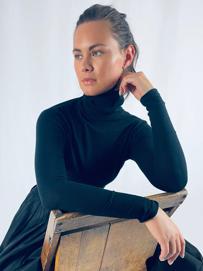 THE FEATHERWEIGHT TURTLENECK