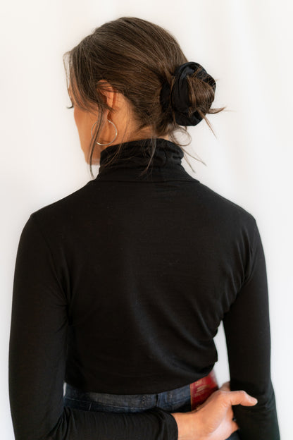 THE FEATHERWEIGHT TURTLENECK